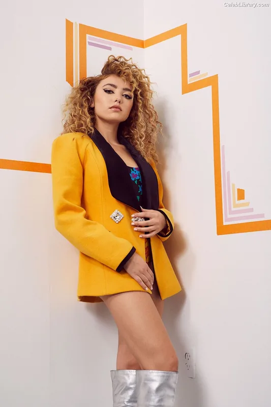 Peyton List photo 8 of 1015