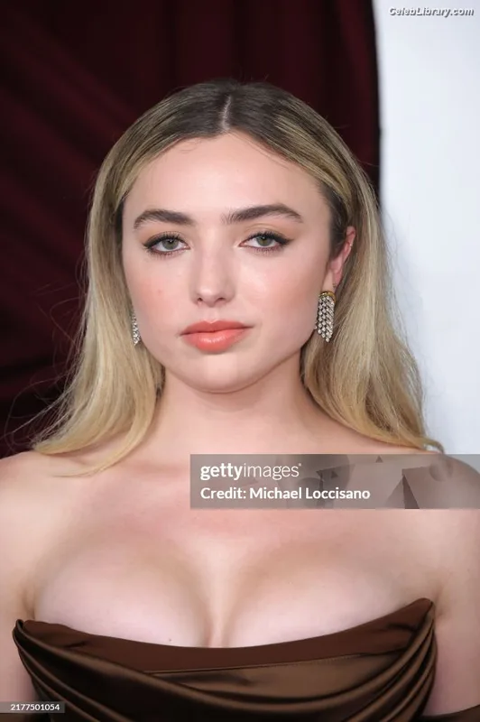 Peyton List photo 1 of 1015