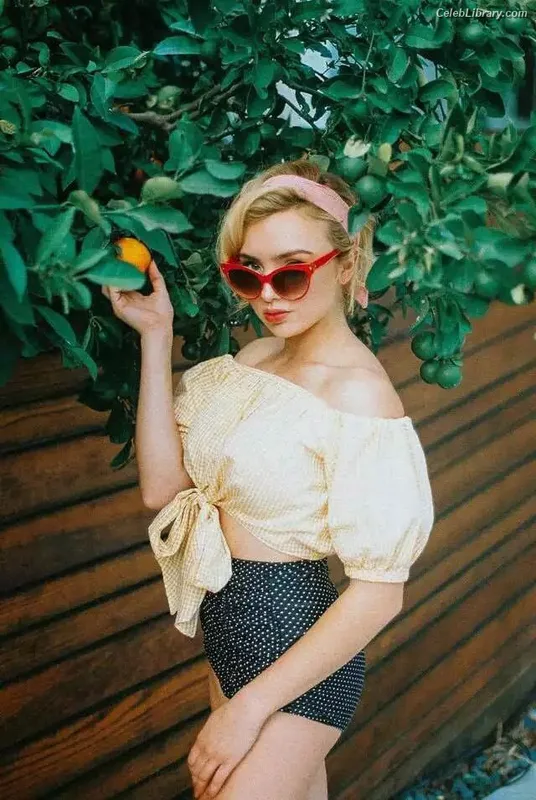 Peyton List photo 6 of 1015