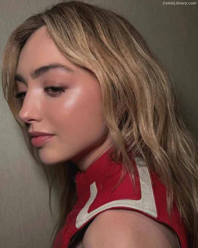 Peyton List photo 20 of 1015