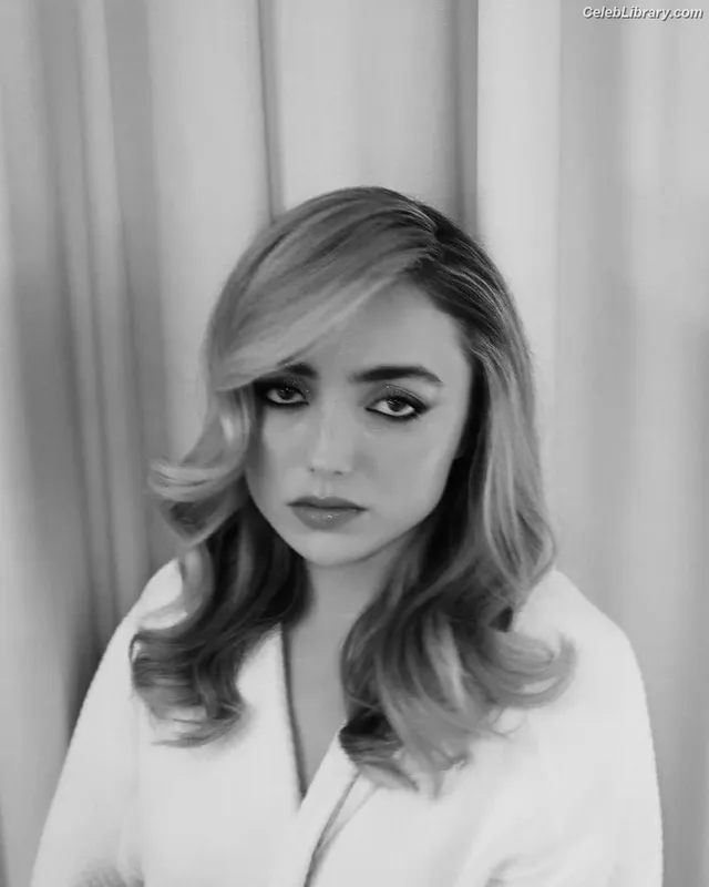 Peyton List photo 2 of 1015