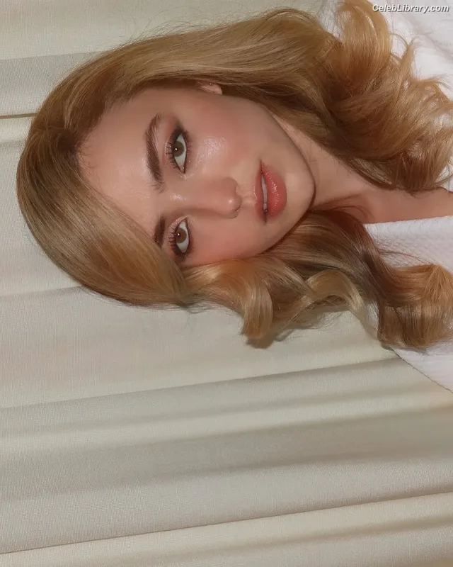 Peyton List photo 9 of 1015