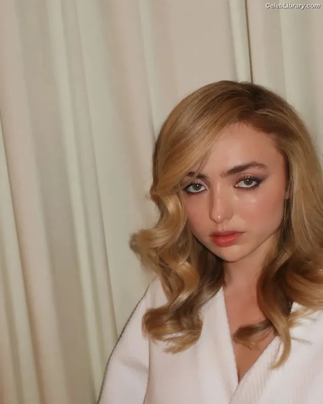 Peyton List photo 10 of 1015