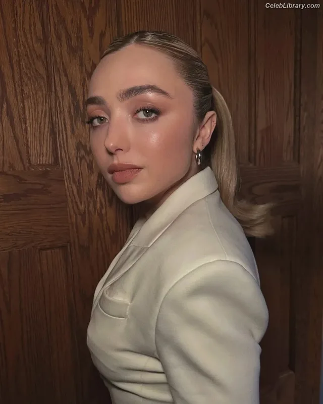 Peyton List photo 10 of 1015