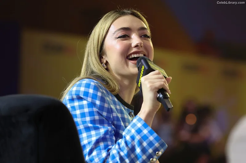 Peyton List photo 3 of 1015