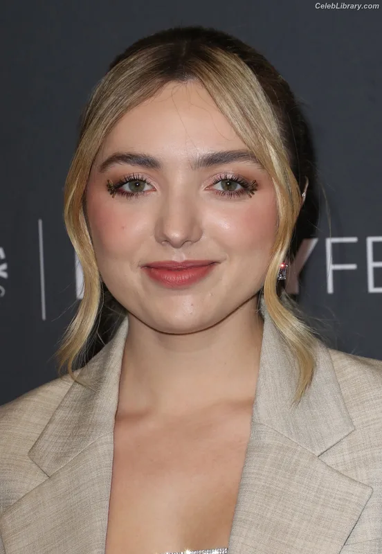 Peyton List photo 8 of 1015