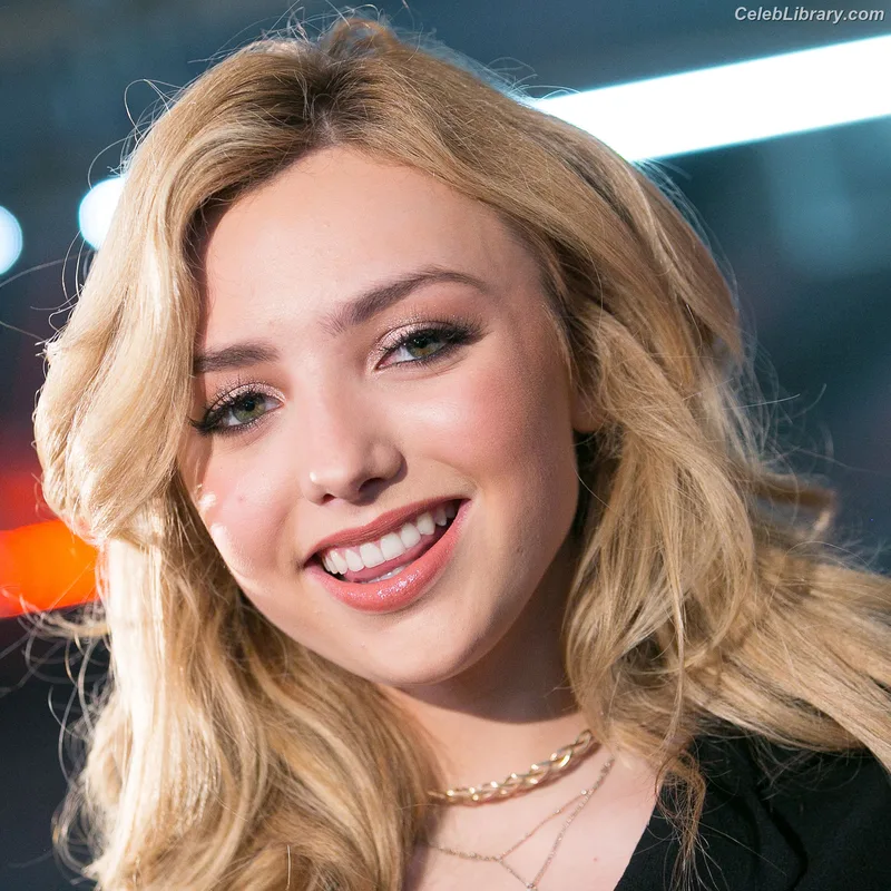Peyton List photo 18 of 1015