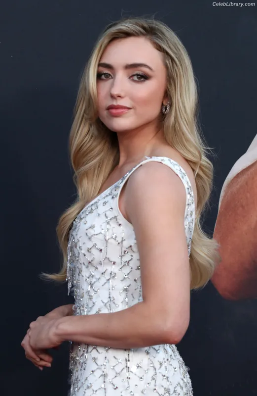 Peyton List photo 2 of 1015