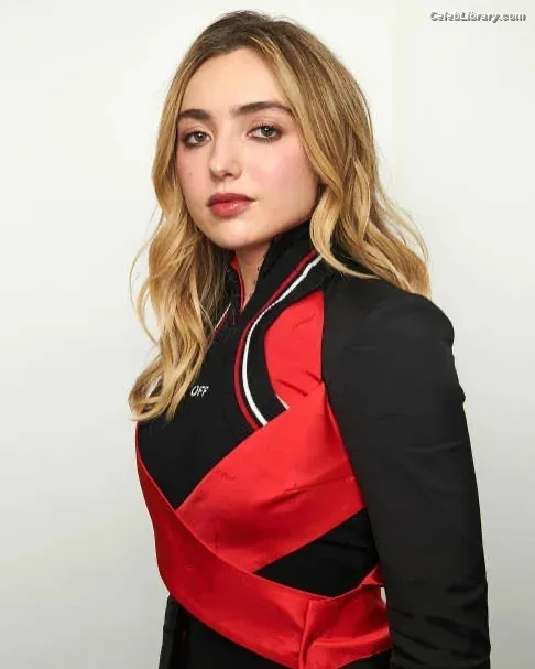 Peyton List photo 7 of 1015