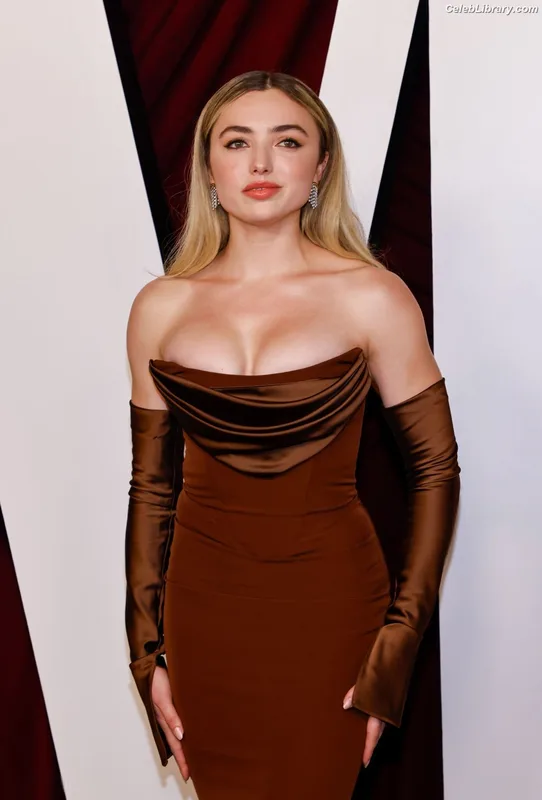 Peyton List photo 1 of 1015