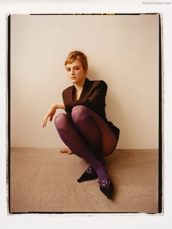 Phia Saban photo 5 of 28