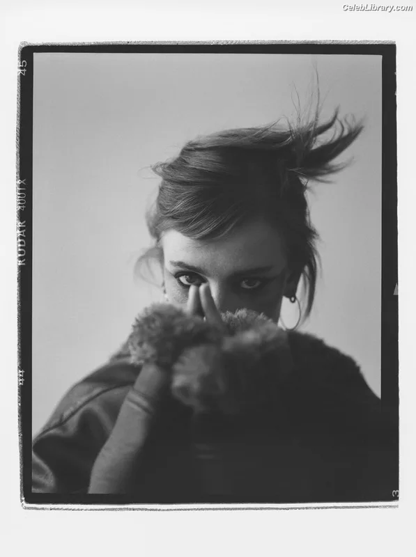 Phia Saban photo 20 of 28