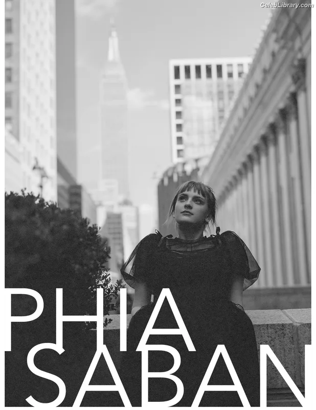Phia Saban photo 24 of 28