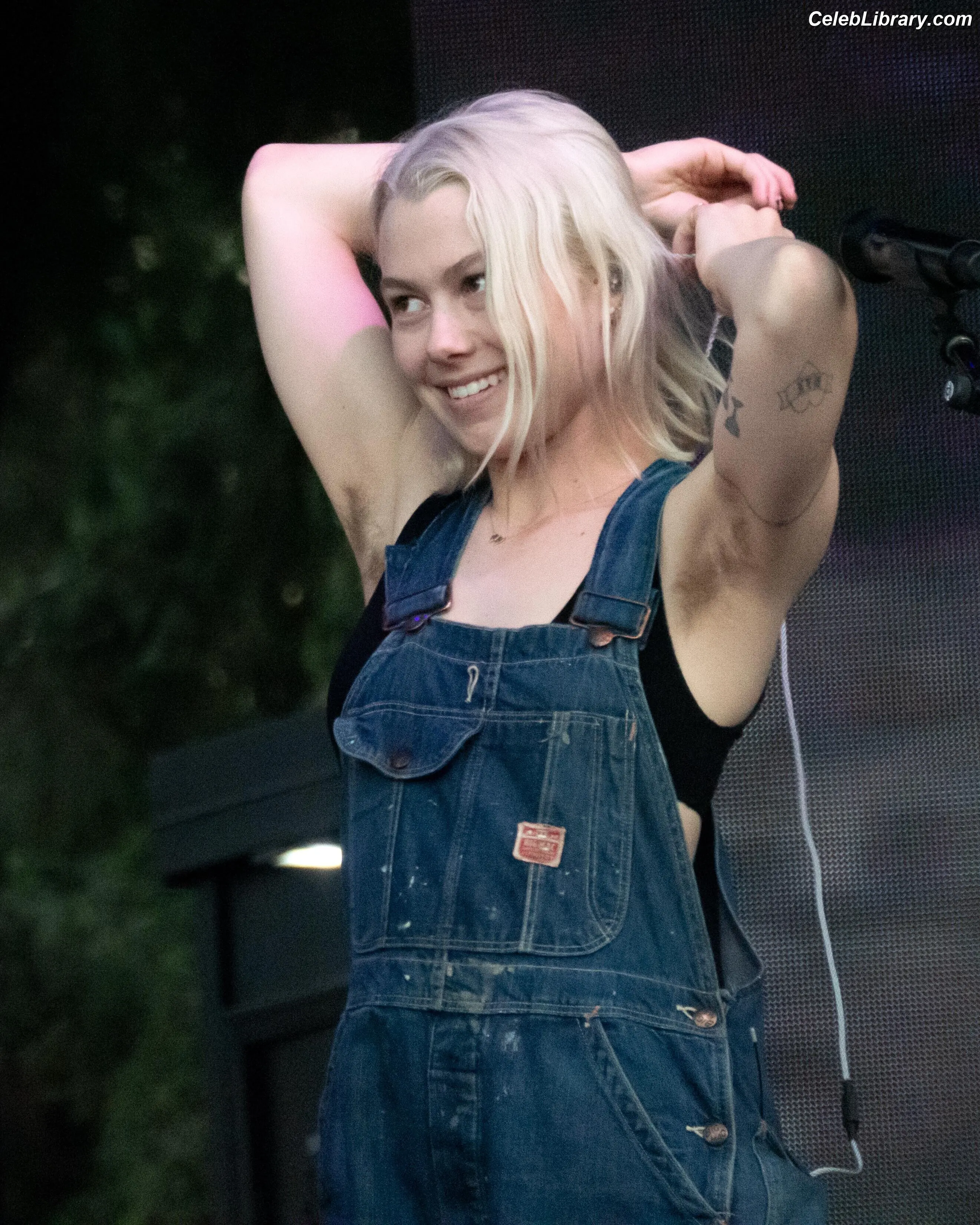 Phoebe Bridgers photo 15 of 155