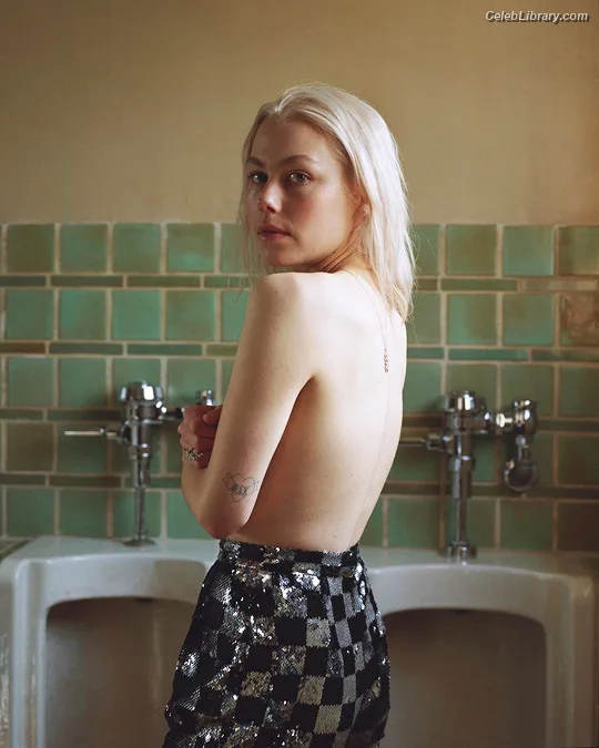 Phoebe Bridgers photo 15 of 156