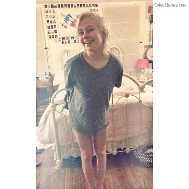 Phoebe Bridgers photo 19 of 156