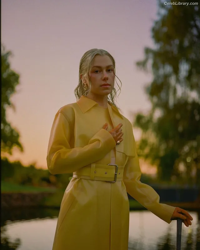 Phoebe Bridgers photo 4 of 156