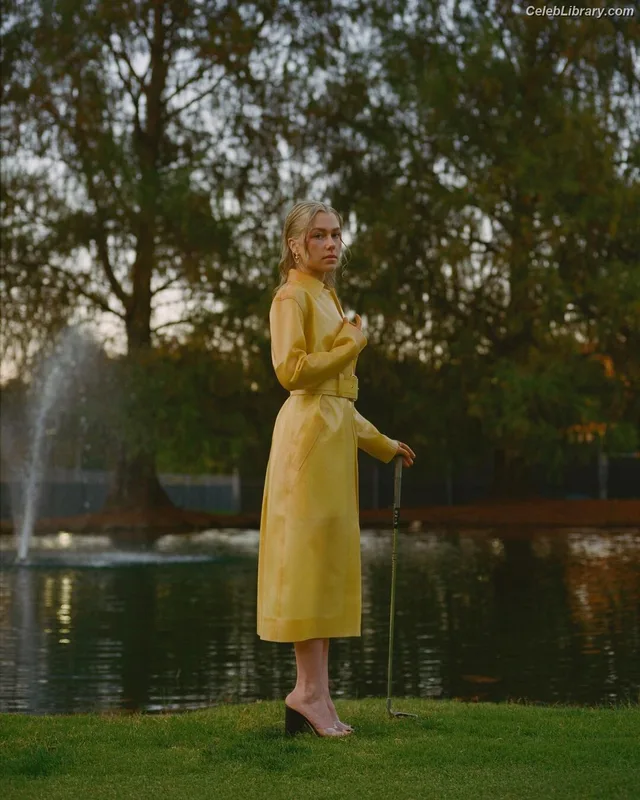 Phoebe Bridgers photo 5 of 156