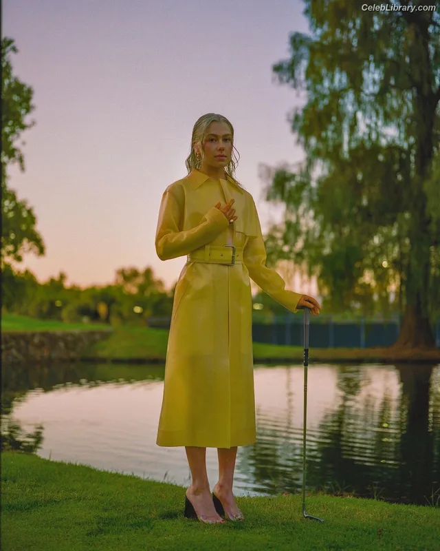 Phoebe Bridgers photo 8 of 156