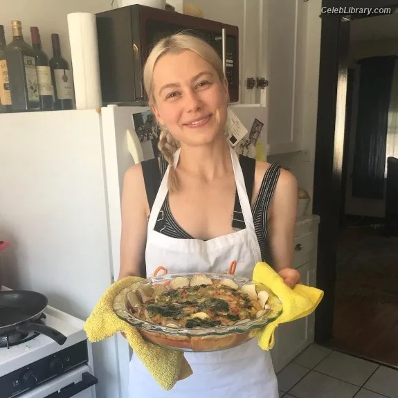 Phoebe Bridgers photo 13 of 156