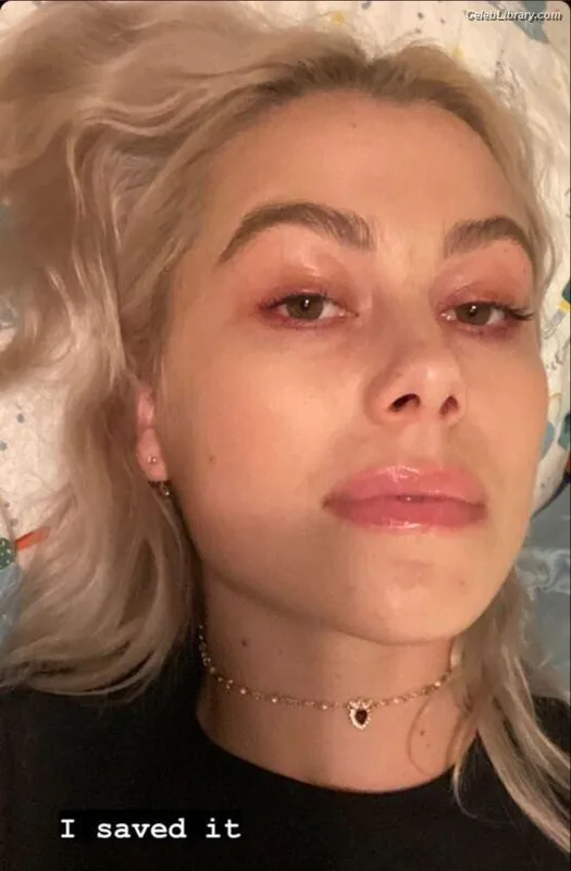 Phoebe Bridgers photo 16 of 156