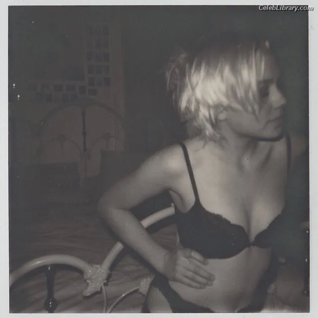 Phoebe Bridgers photo 3 of 156