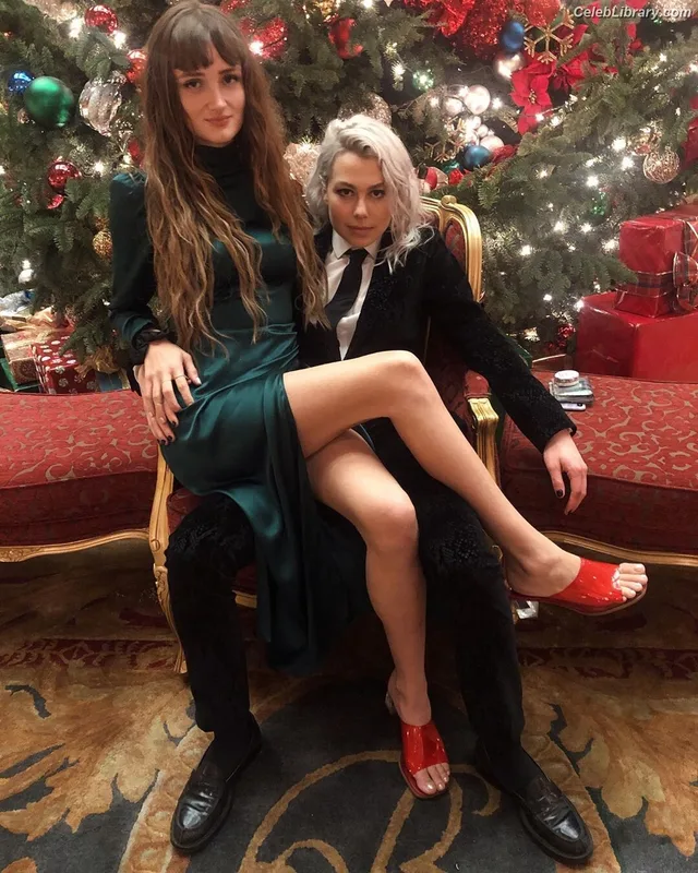 Phoebe Bridgers photo 8 of 156