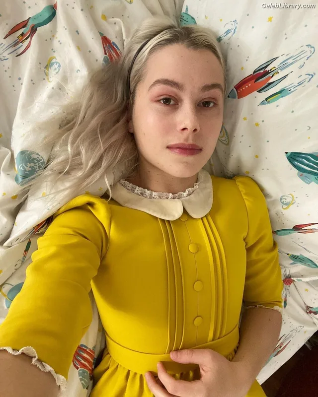 Phoebe Bridgers photo 7 of 156