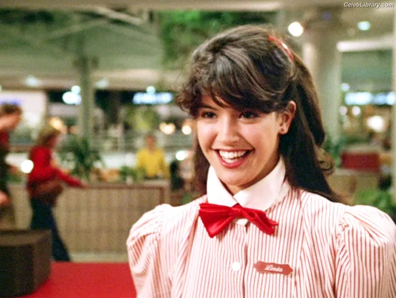 Phoebe Cates photo 13 of 62