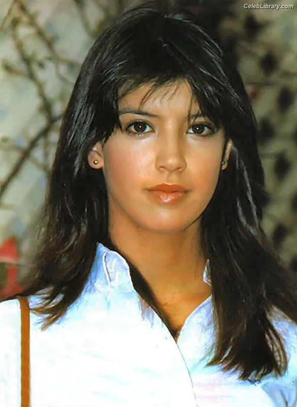 Phoebe Cates photo 23 of 62