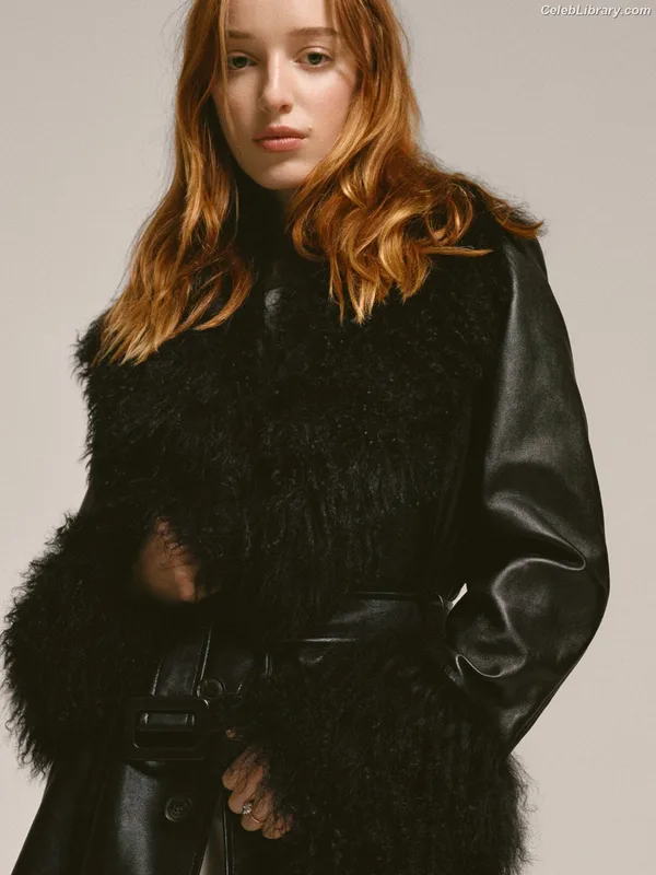 Phoebe Dynevor photo 12 of 169