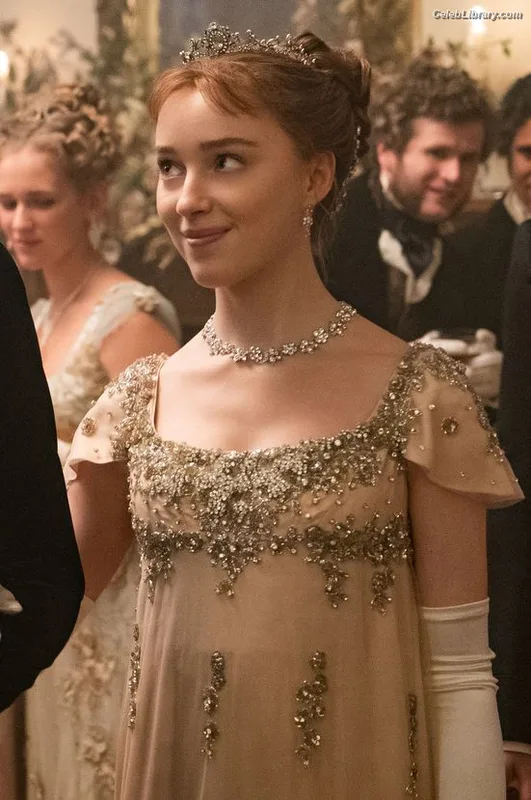 Phoebe Dynevor photo 22 of 169