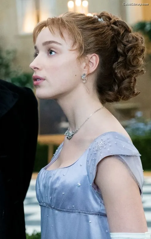 Phoebe Dynevor photo 23 of 169