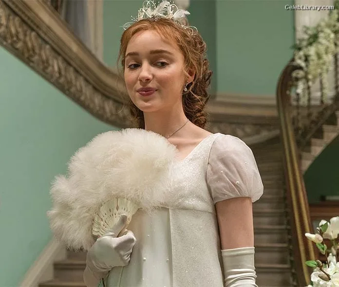 Phoebe Dynevor photo 9 of 169