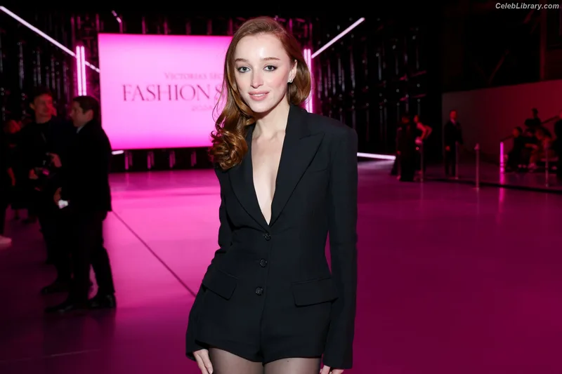 Phoebe Dynevor photo 16 of 169