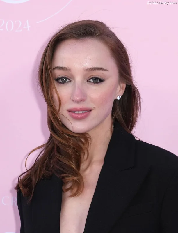 Phoebe Dynevor photo 20 of 169