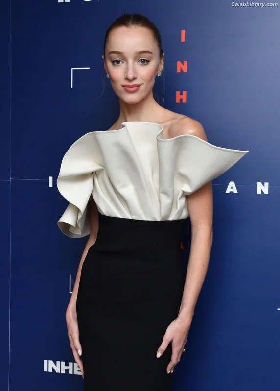 Phoebe Dynevor photo 10 of 169