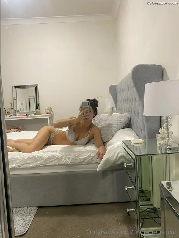 Phoebe Han photo 3 of 46