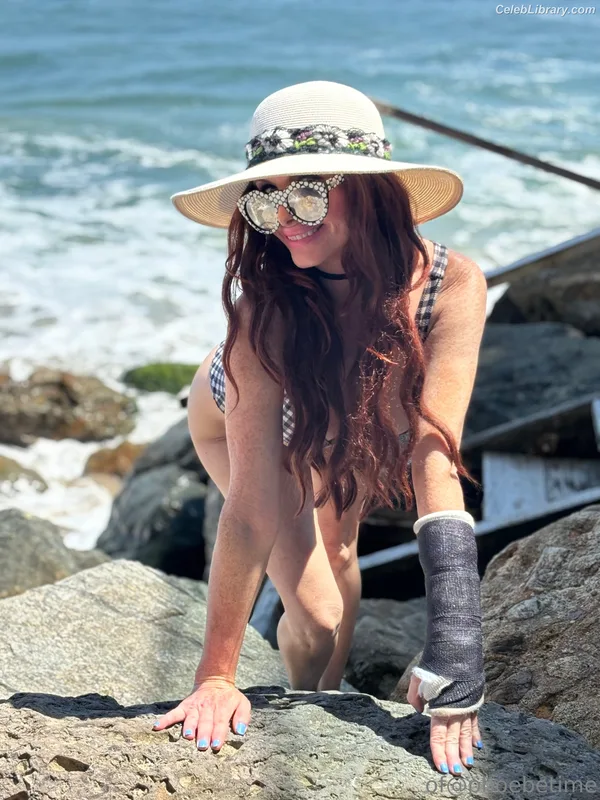 Phoebe Price photo 18 of 1615