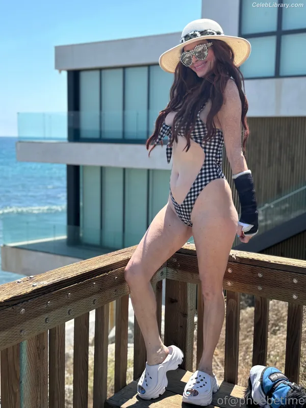Phoebe Price photo 2 of 1615