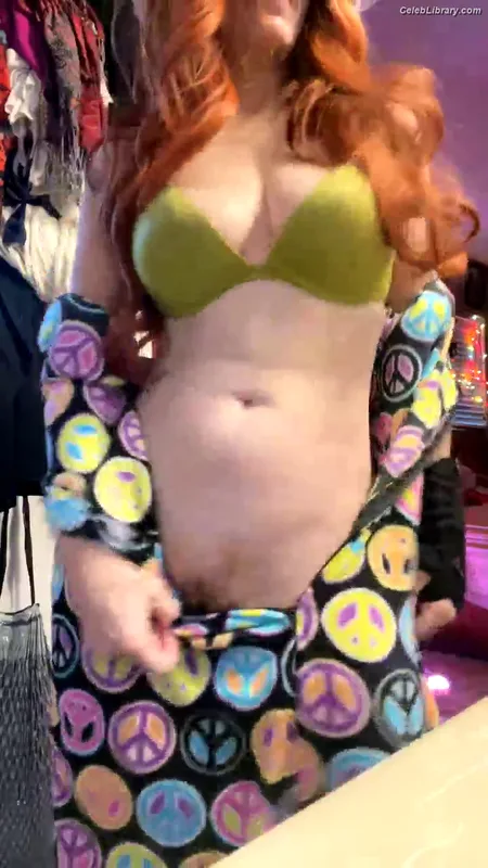 Phoebe Price photo 13 of 1615
