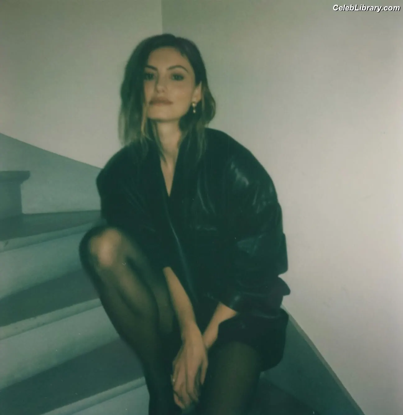 Phoebe Tonkin photo 5 of 330
