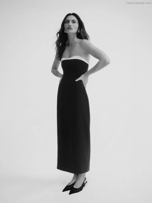 Phoebe Tonkin photo 16 of 327