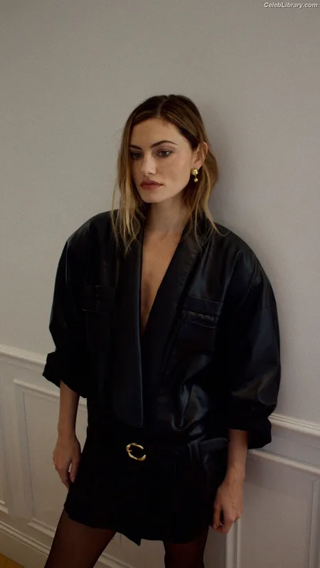 Phoebe Tonkin photo 14 of 327