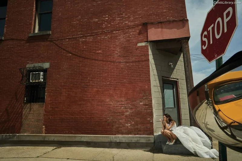 Phoebe Tonkin photo 10 of 327