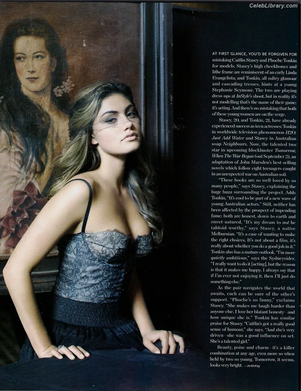 Phoebe Tonkin photo 14 of 327