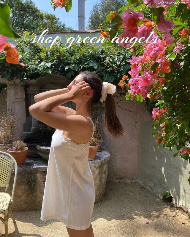Phoebe Tonkin photo 1 of 327