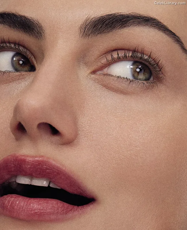 Phoebe Tonkin photo 6 of 327