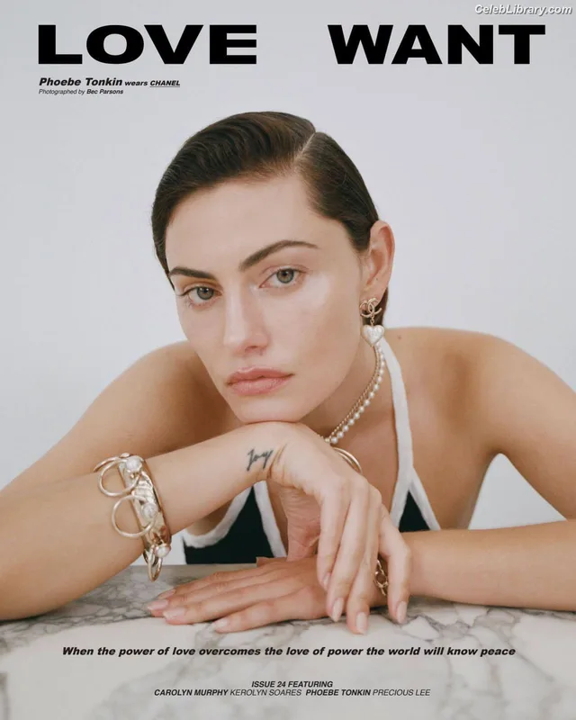 Phoebe Tonkin photo 15 of 327