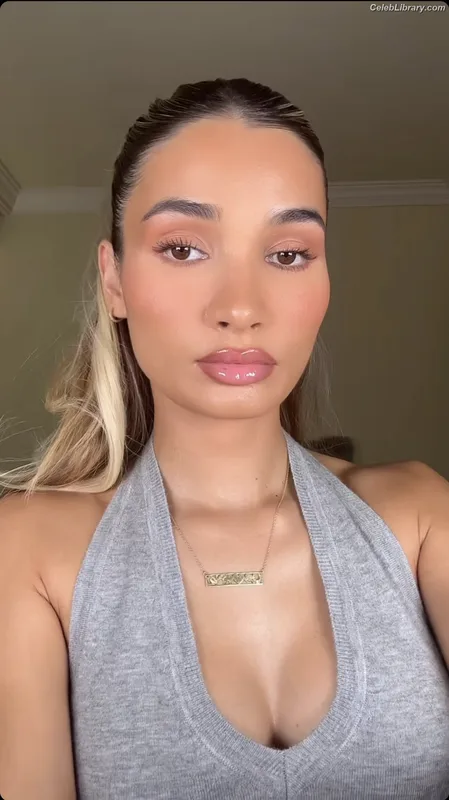 Pia Mia Perez photo 11 of 189